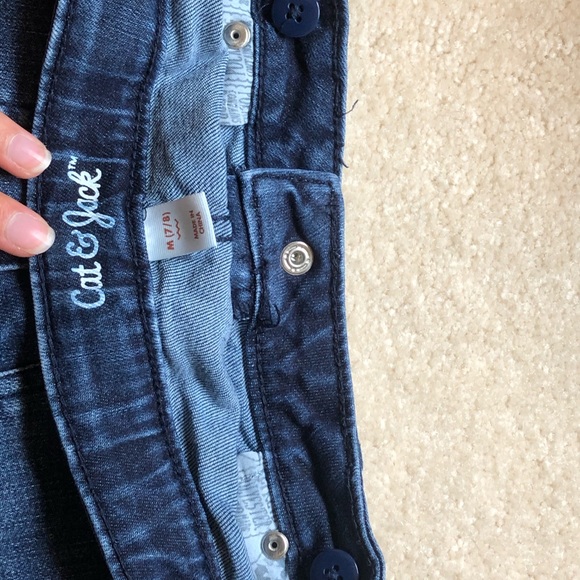 Girls Jean shorts with white embroidery - Picture 4 of 5